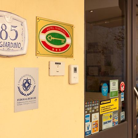Parking Hotel Giardino Livorno Exterior foto