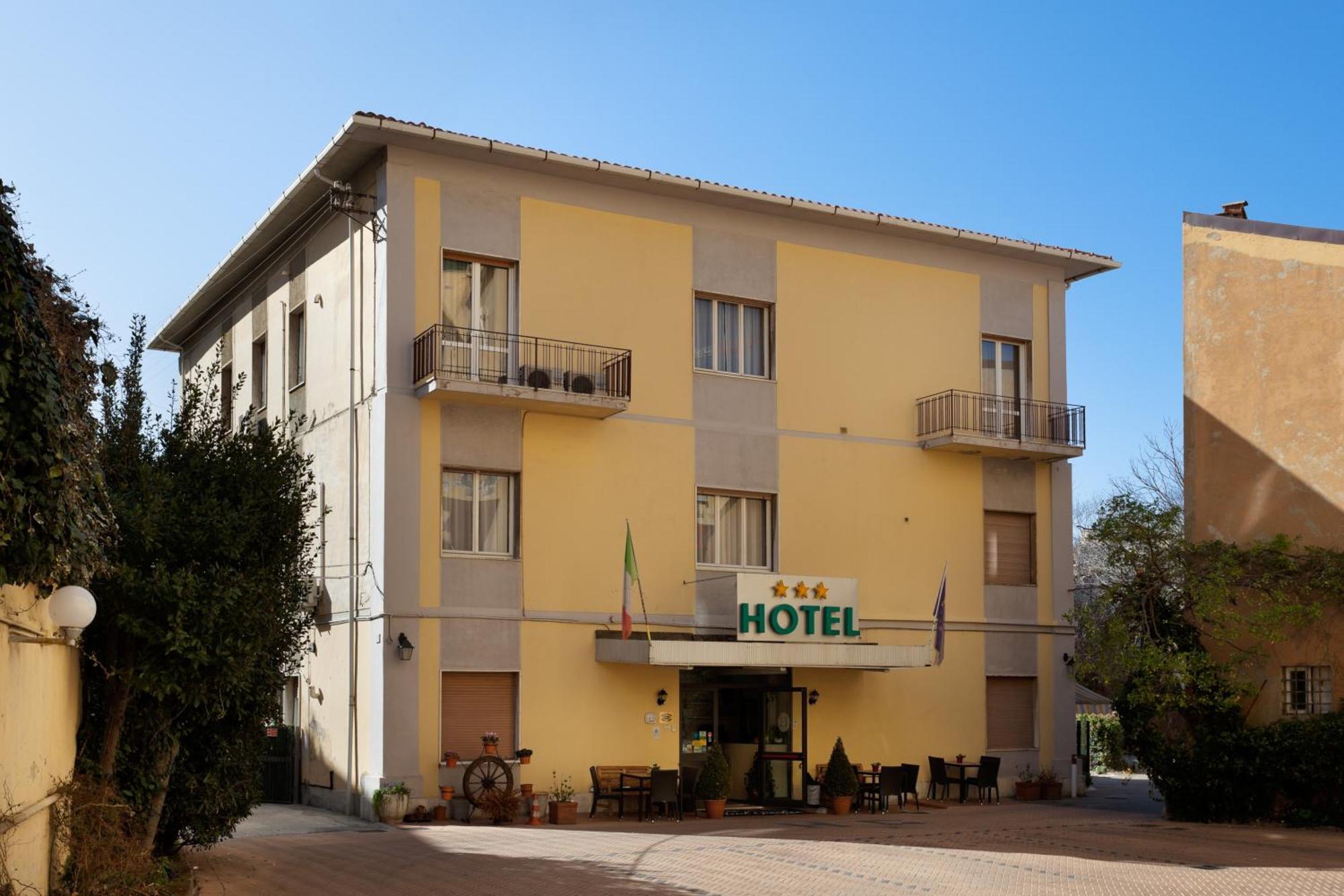 Parking Hotel Giardino Livorno Exterior foto