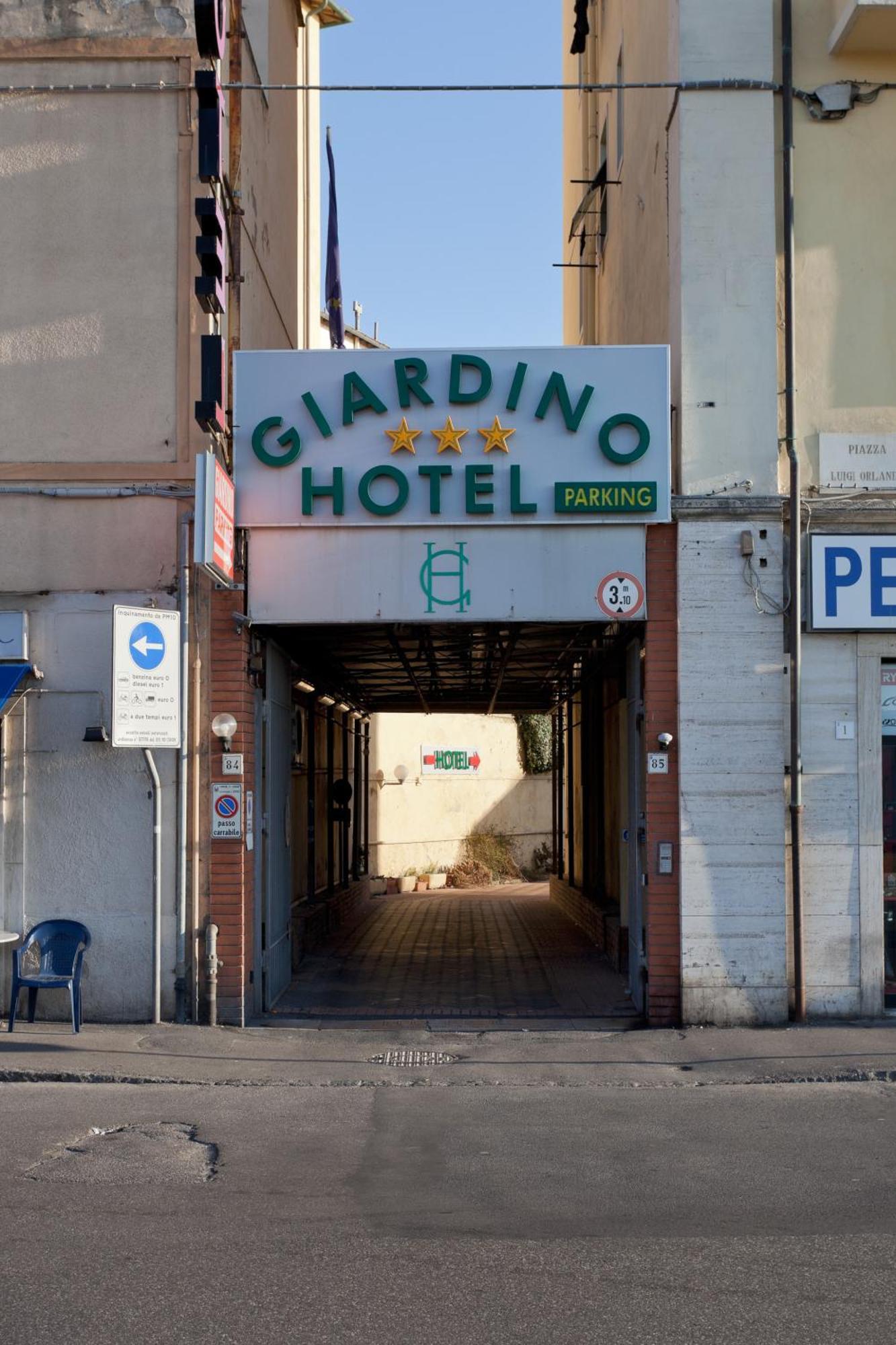 Parking Hotel Giardino Livorno Exterior foto