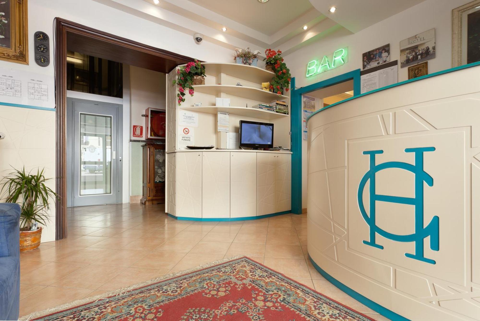Parking Hotel Giardino Livorno Exterior foto